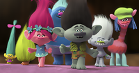 Trolls_posse_16-9